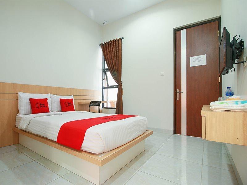 Reddoorz Syariah Near Universitas Jenderal Soedirman Пурвокерто Екстериор снимка