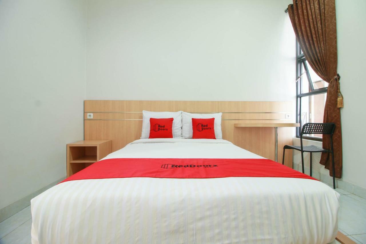 Reddoorz Syariah Near Universitas Jenderal Soedirman Пурвокерто Екстериор снимка
