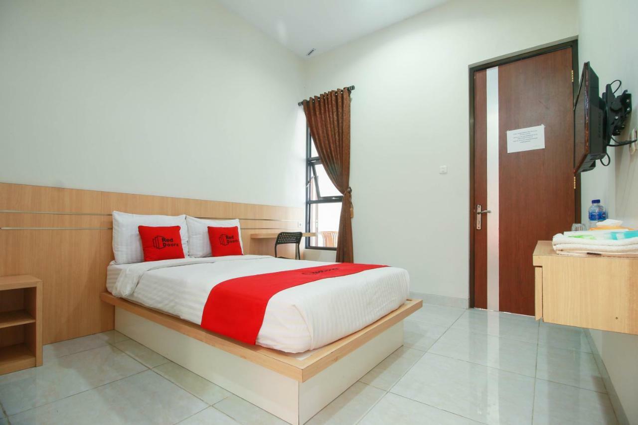 Reddoorz Syariah Near Universitas Jenderal Soedirman Пурвокерто Екстериор снимка