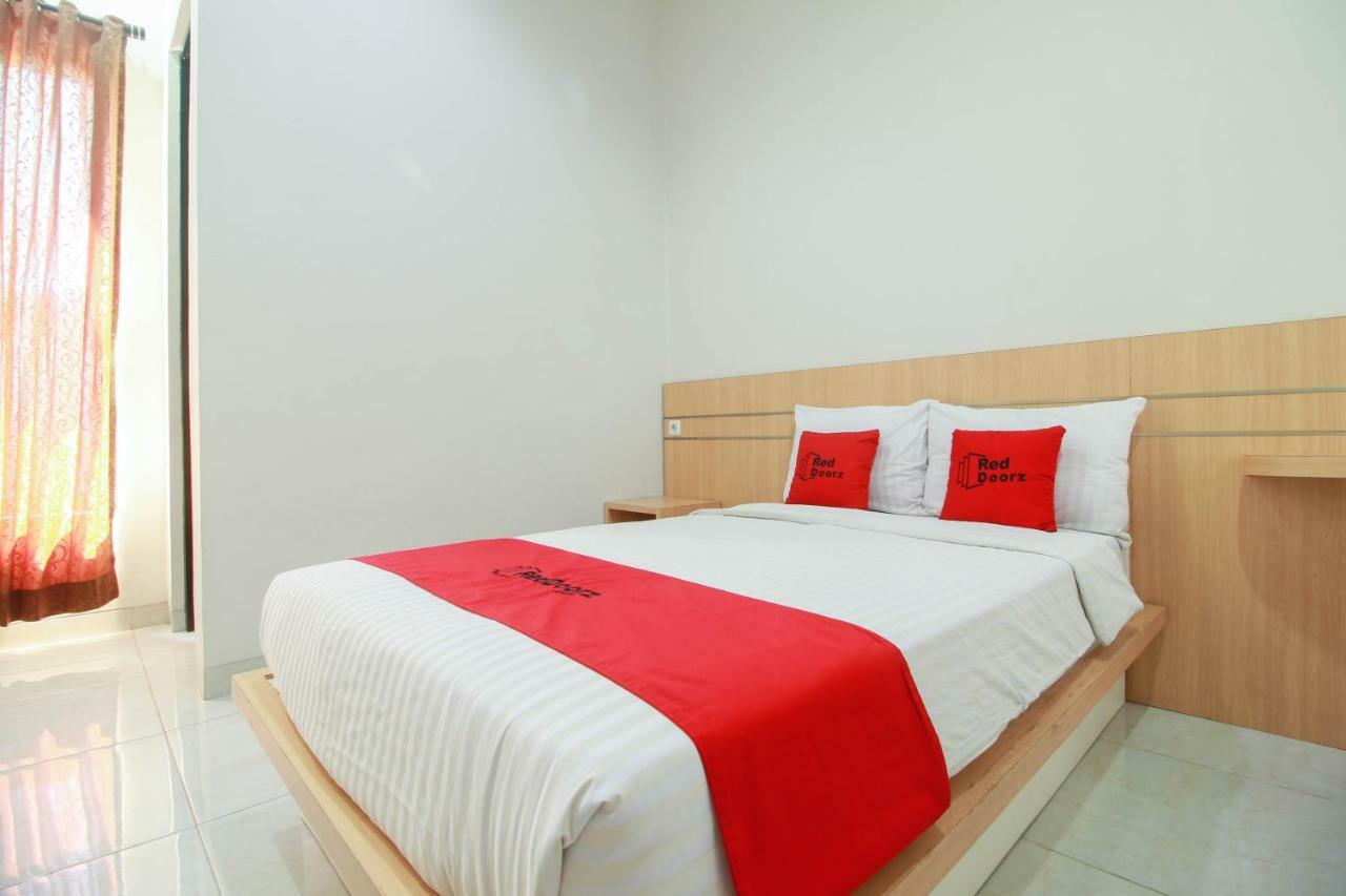 Reddoorz Syariah Near Universitas Jenderal Soedirman Пурвокерто Екстериор снимка